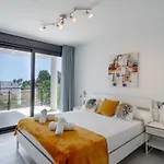 Luxuria Private Pool Villa *