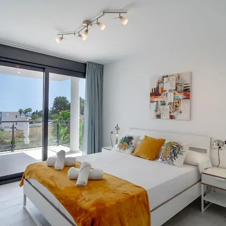 Luxuria Private Pool Vila *