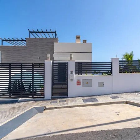 Luxuria Private Pool فيلة نيرخا